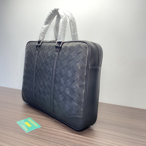 ボッテガヴェネタバッグ側面デザイン